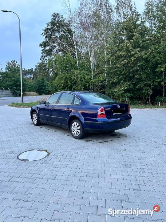Volkswagen Passat B5 16 niebieski Majdan Królewski sprzedam