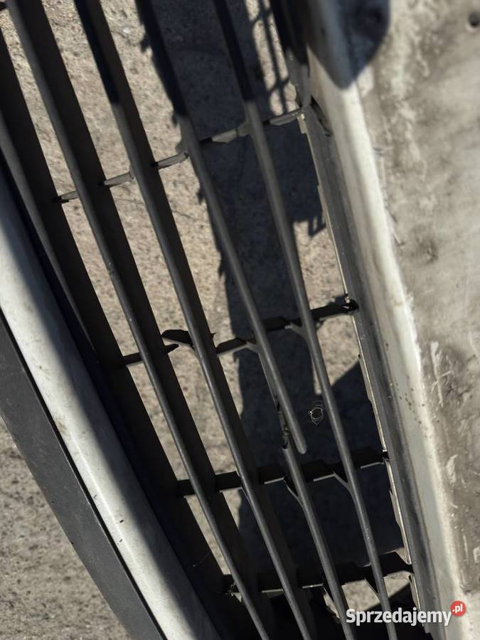 Zderzak volkswagen golf 5