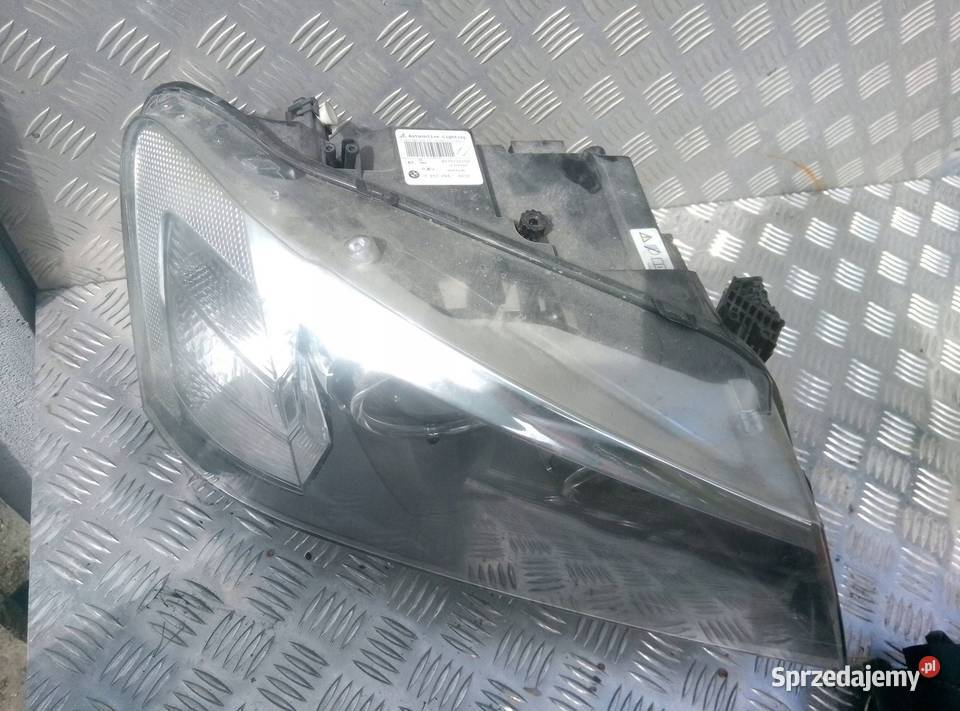BMW X3 F25 2013 Przód strona prawa Lampa osobowe Barłogi