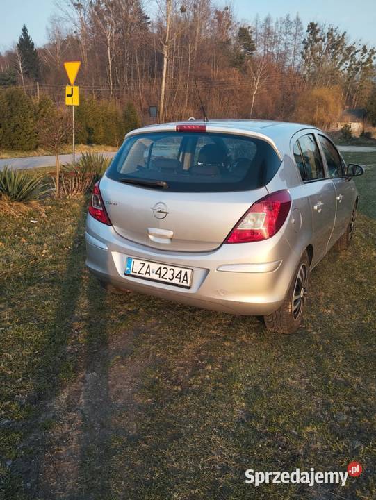 Corsa 2009 srebrny Zamość