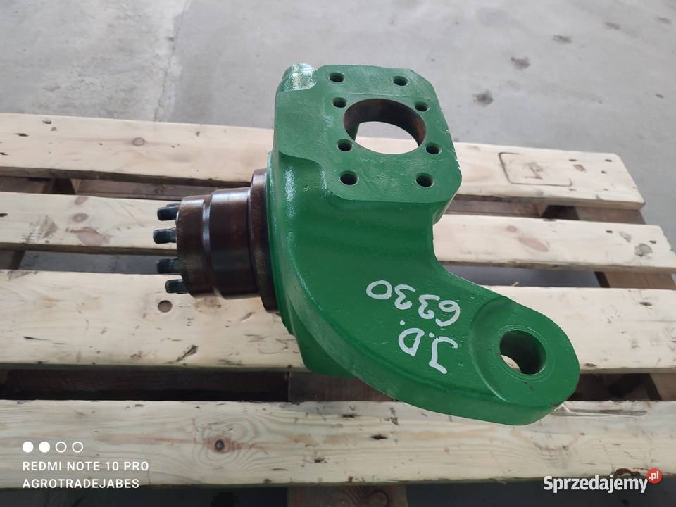 Zwrotnica L157636 L157614 John Deere 6910