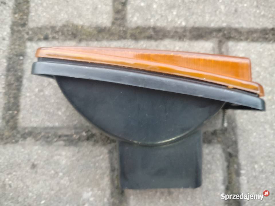 Kierunkowskaz Fiat 126p prawy Pszczyna