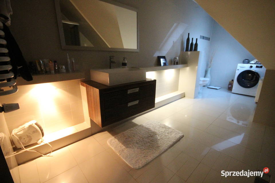 3pok 63met Husarskiej BALKONKOMÓRKAGARAŻ Wrocław