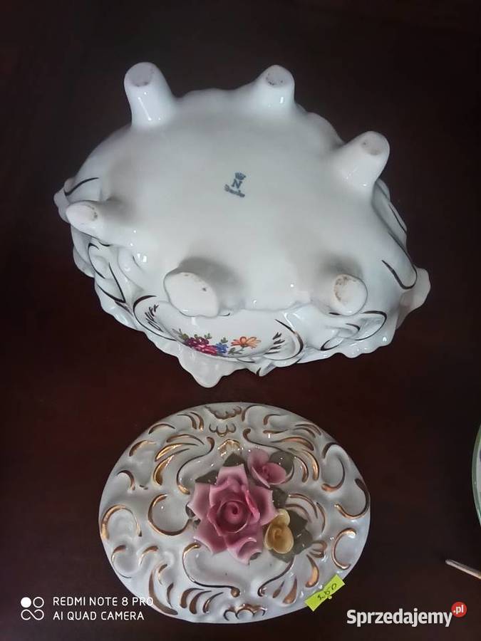 Puzdro Dresden z różyczką na pokrywce Gdańsk