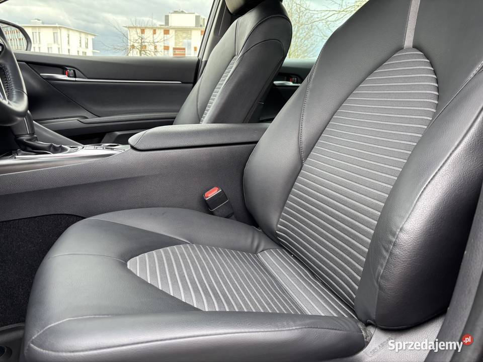 Toyota Camry 25 hybryda 218 Prestige 32000 Salon lakier metallic warmińsko-mazurskie sprzedam