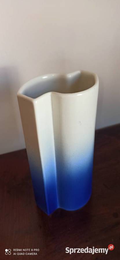 Wazon ręcznie zdobiony kwitami Data na spodzie Antyki, Sztuka, Kolekcje Gdańsk