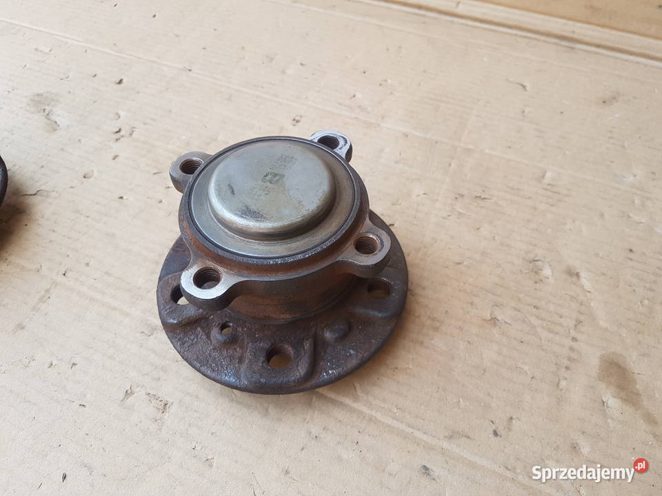 BMW 218d seria 2 F45 Active Tourer piasta tylna Zawieszenie i układ kierowniczy Części Legnica sprzedam