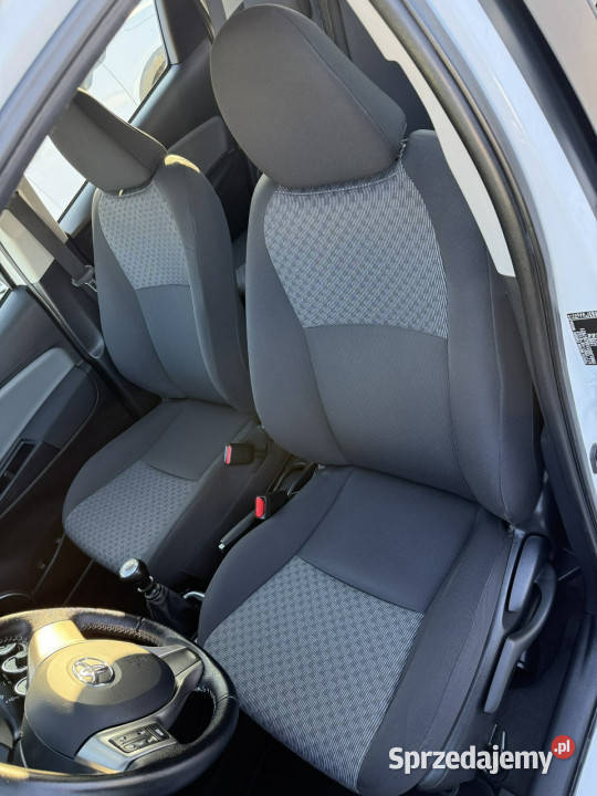 Toyota Yaris Toyota Yaris 2014 13 benzyna Salon Słupsk