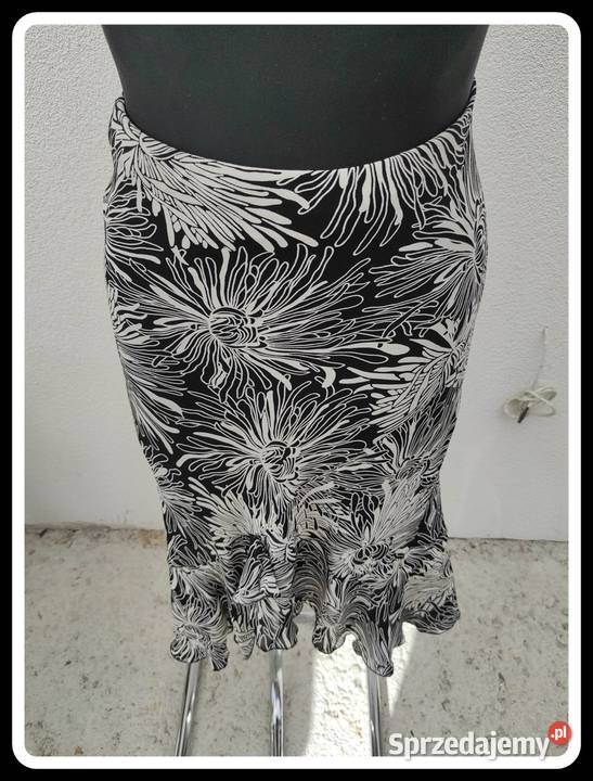 WE Women czarna spódnica na gumce z podszewką 40