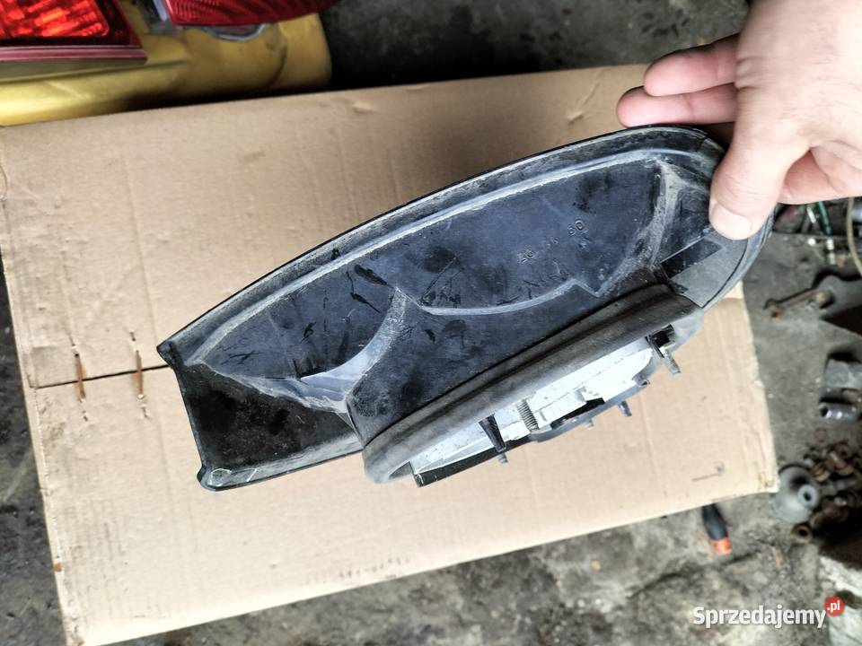 LAMPA TYŁ TYLNA PRAWA MITSUBISHI CARISMA Kamień-Kolonia