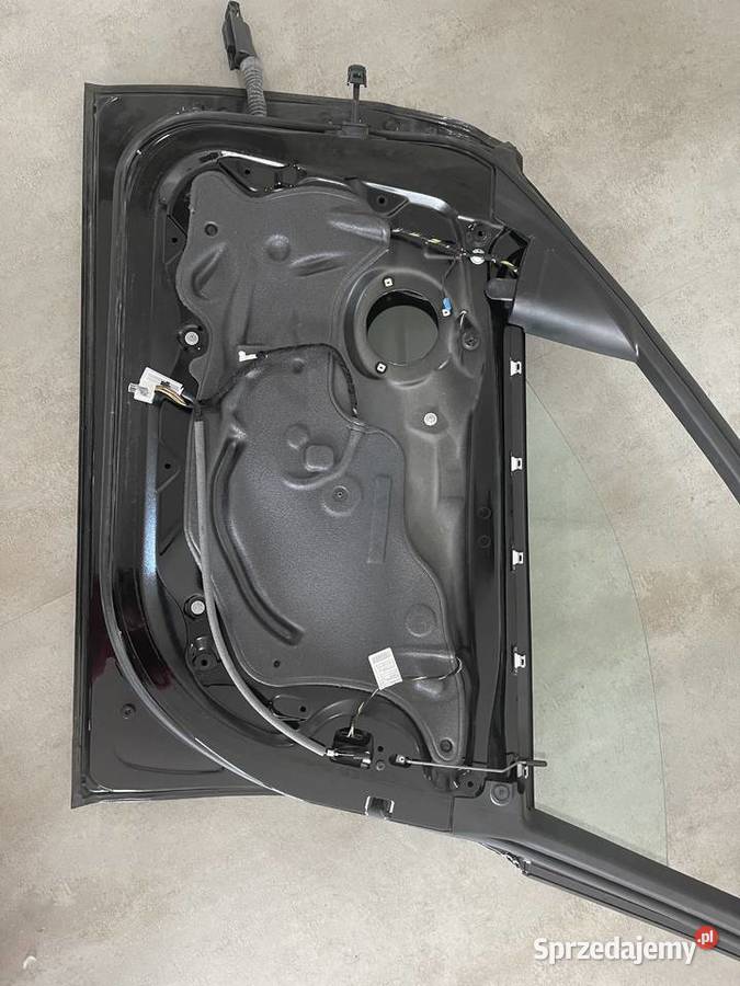 Drzwi prawy przód BMW f30 f31 Schwarz 2 668 Chełm