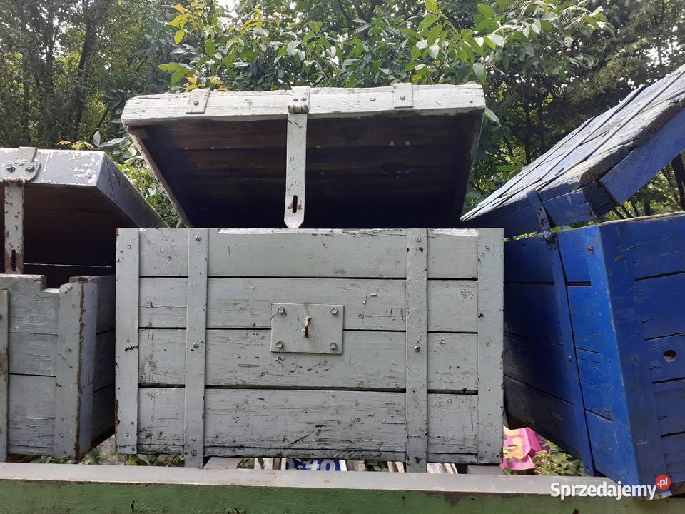 Stara drewniana skrzynia z okuciami LOFT