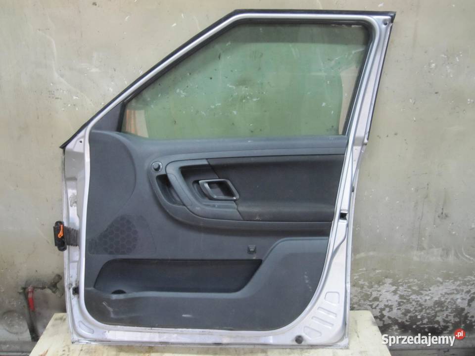 SKODA FABIA II LIFT 11r drzwi prawe przód osobowe