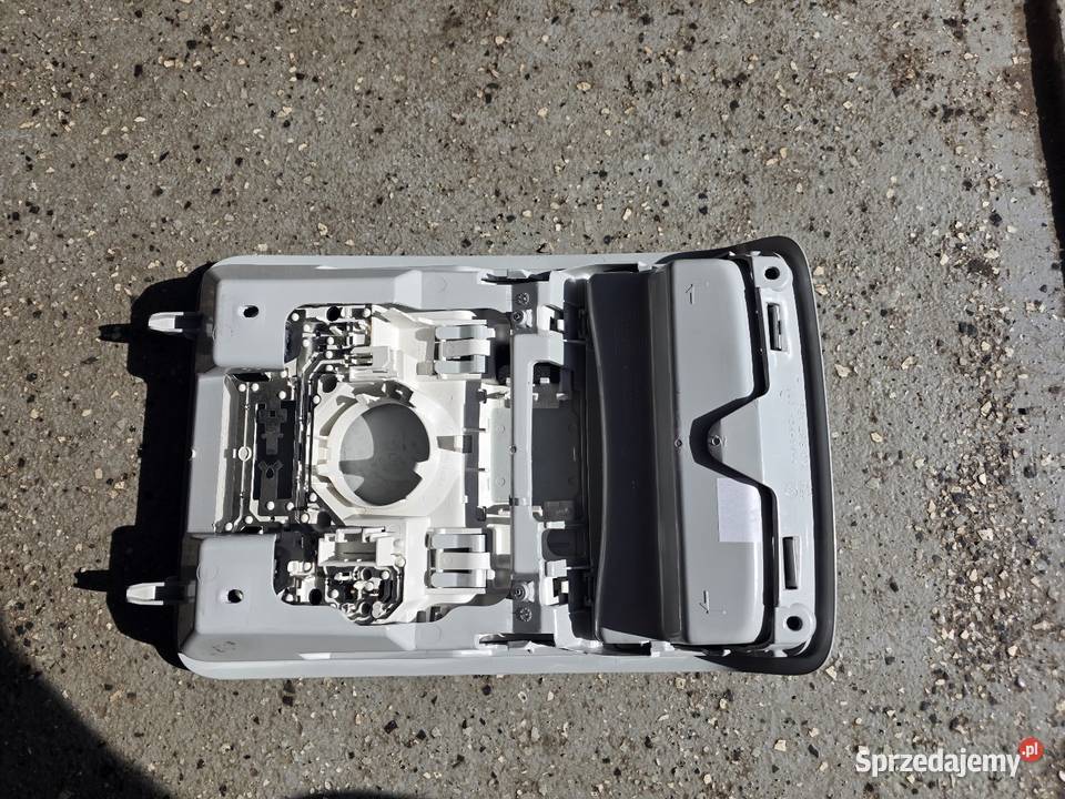 LAMPKA PODSUFITKI WNĘTRZA KABINY VW GOLF V 5 pomorskie Lipusz