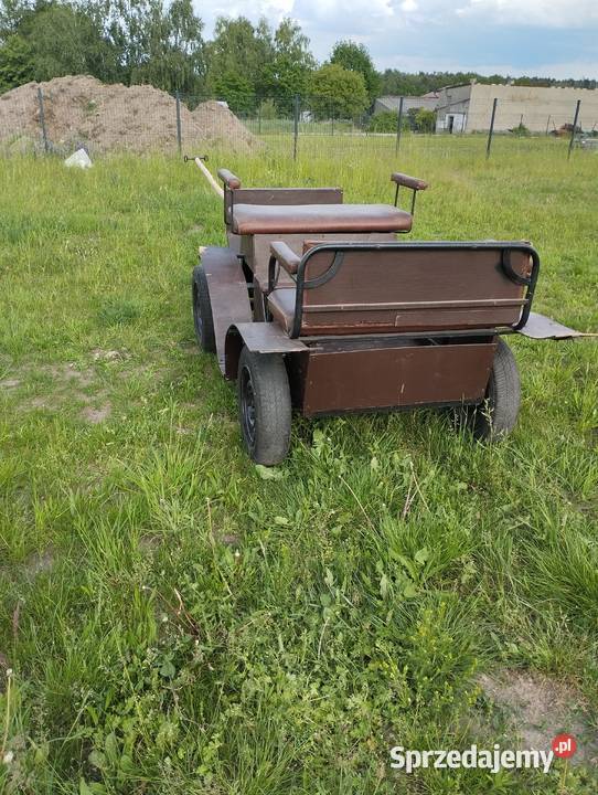Bryczką konna Winowno