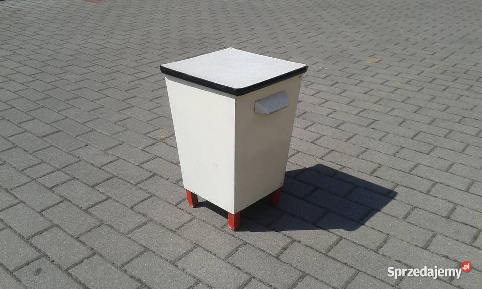 Ciekawy drewniany taboret ze schowkiem design pomorskie Gdynia