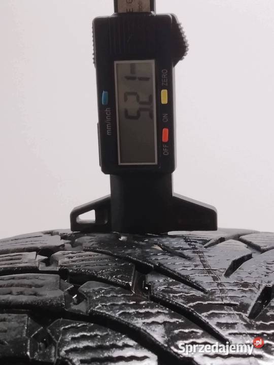 2x OPONA ZIMOWA NOKIAN SNOWPROOF 21560R17 sprzedam