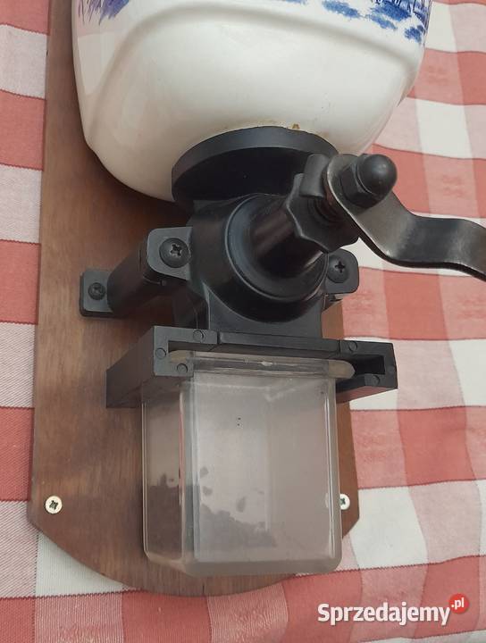 Ozdobny młynek vintage z holenderskim wiatrakiem Kołobrzeg