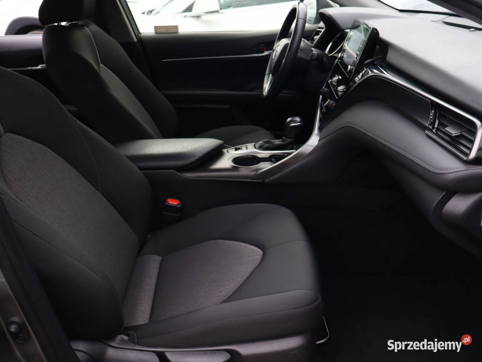 Toyota Camry 25 Hybrid światła LED sprzedam