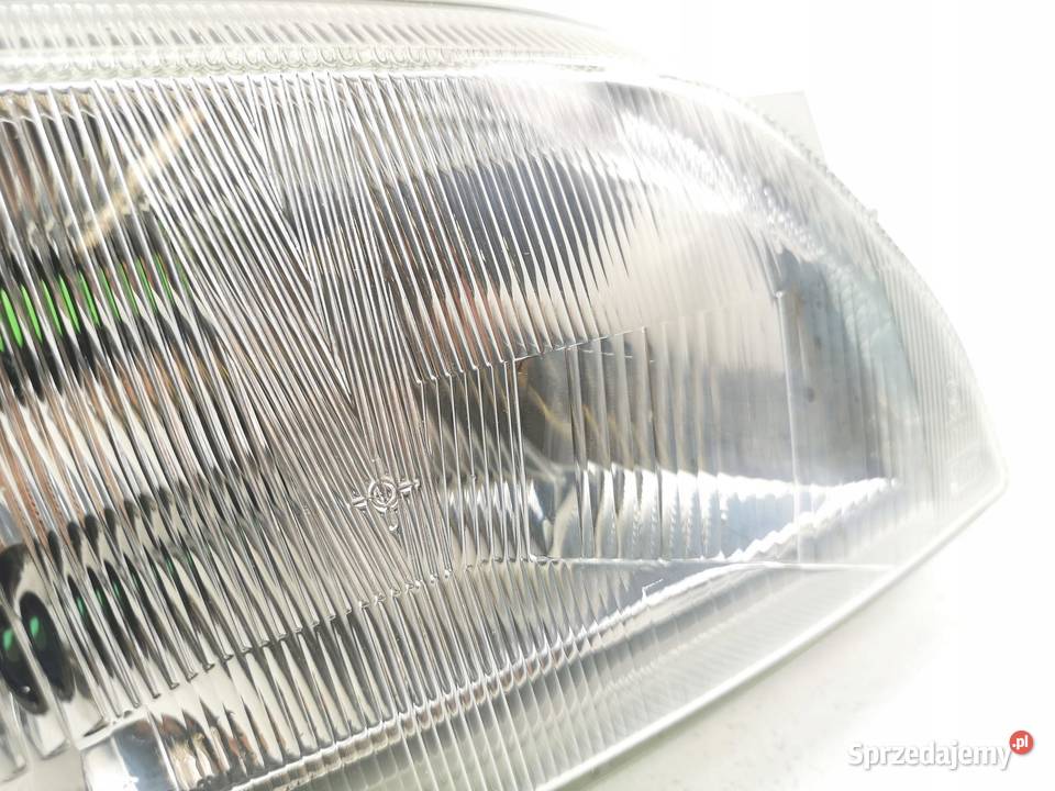 LAMPA PRAWY PRZÓD FORD ESCORT 9093 VALEO Lampy przeciwmgielne lubelskie