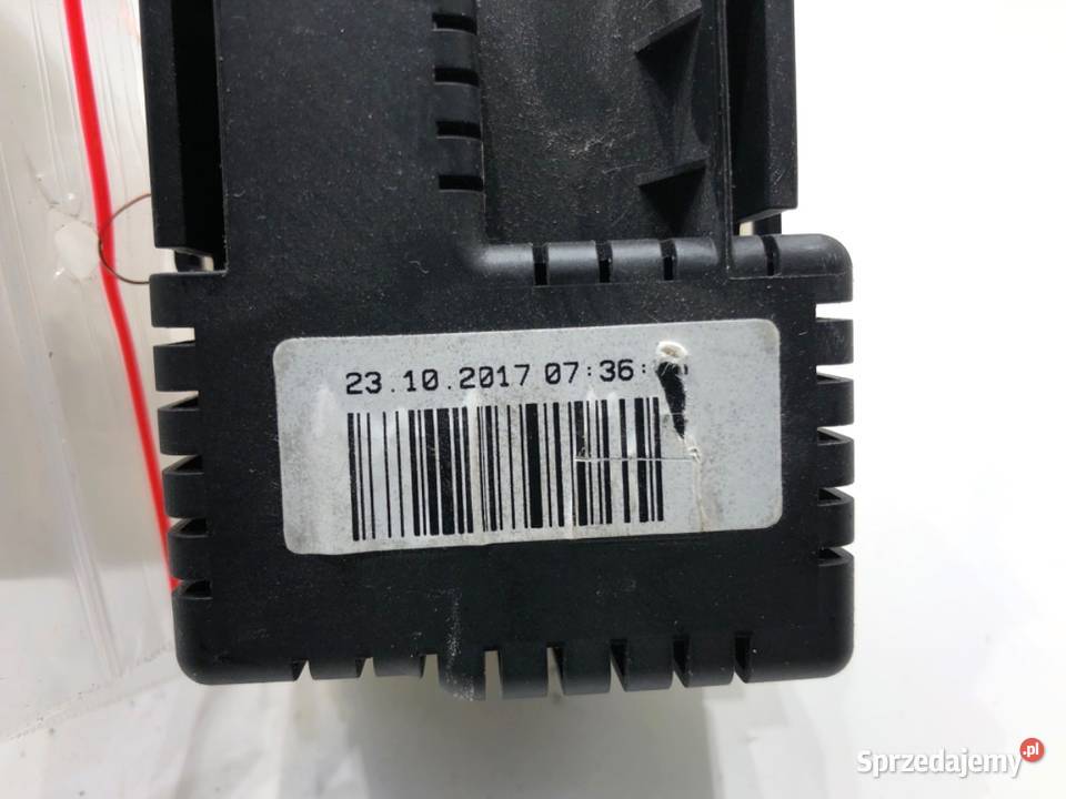 SKRZYNKA BEZPIECZNIKÓW VOLVO V60 I Kombi 1018 20 Części samochodowe sprzedam