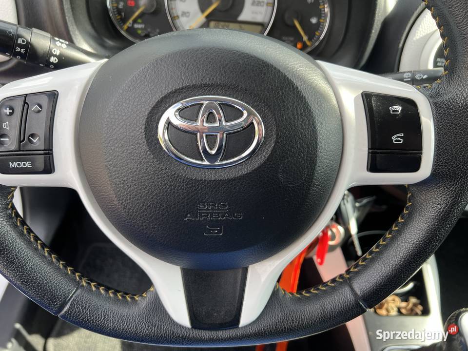 13 Niemcy Oryginał 79 1Wł wersja White full Yaris