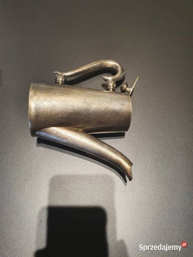 Dzbanek z pokrywką mniejszy z dwóch srebrny z Lublin