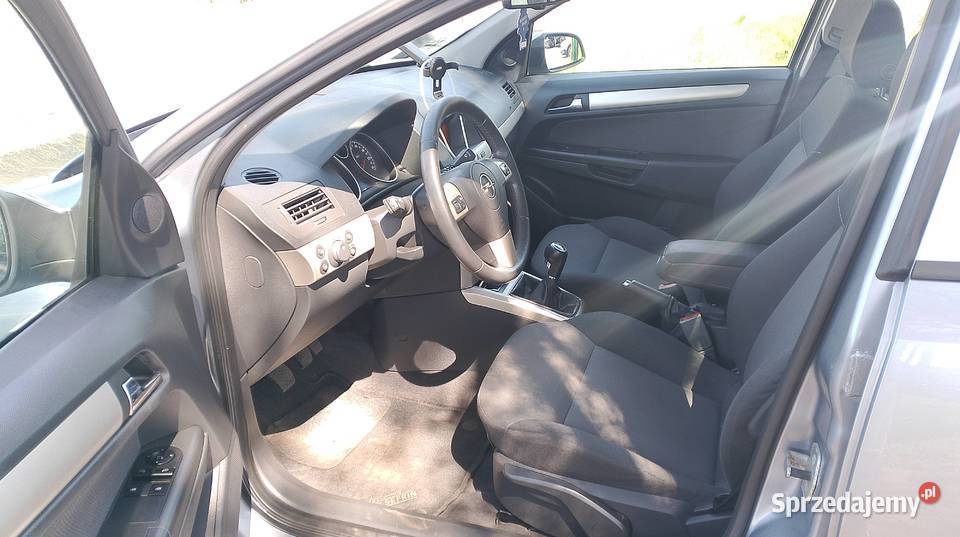 Opel Astra 16 benzyna Rok produkcji 2007 Jastrząb sprzedam