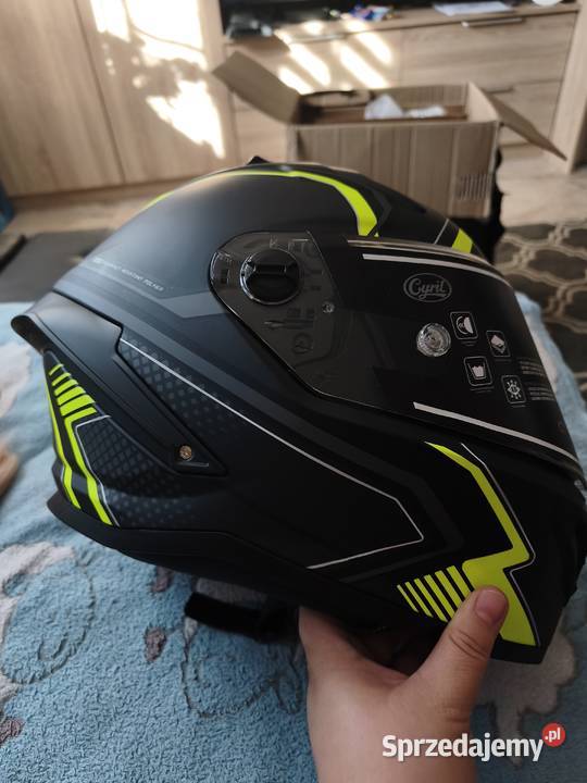 Kask motocyklowy CYRIL R1 czarny mat żółty neon Stoczki