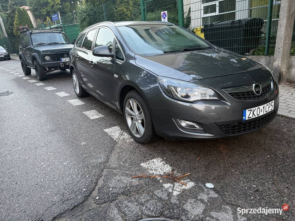 Opel astra j Cosmo Sport Tourer 17 cdti Rok produkcji 2011 Gdynia sprzedam
