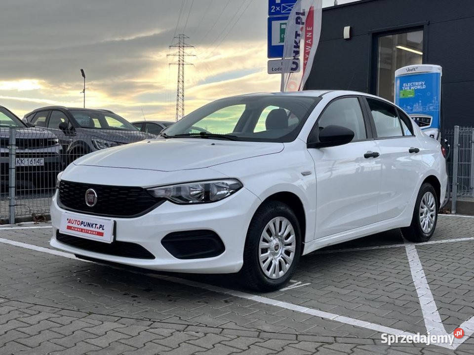 FIAT Tipo 2016r niski przebieg Salon Rok produkcji 2016 Poznań sprzedam