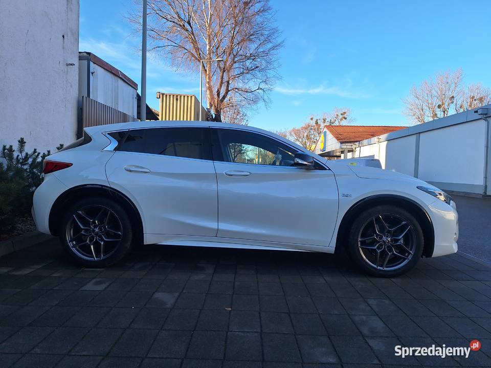 Infiniti Q30 20t Sport AWD 7DCT Gdańsk