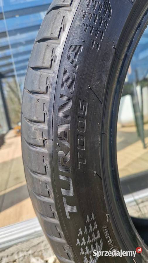 Bridgestone 24545R19Opony letnie 2 sztukiBieżnik