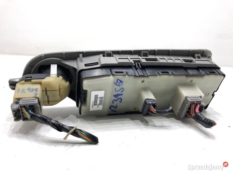 PRZEŁĄCZNIK SZYB CHRYSLER 300C 04602781AA osobowe podkarpackie