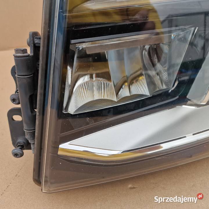 SCANIA R S NGS LAMPA REFLEKTOR LEWY FULL LED Bieleń sprzedam