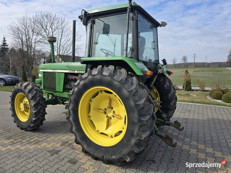 Ciągnik JOHN DEERE 3140 4x4 97 Baliki