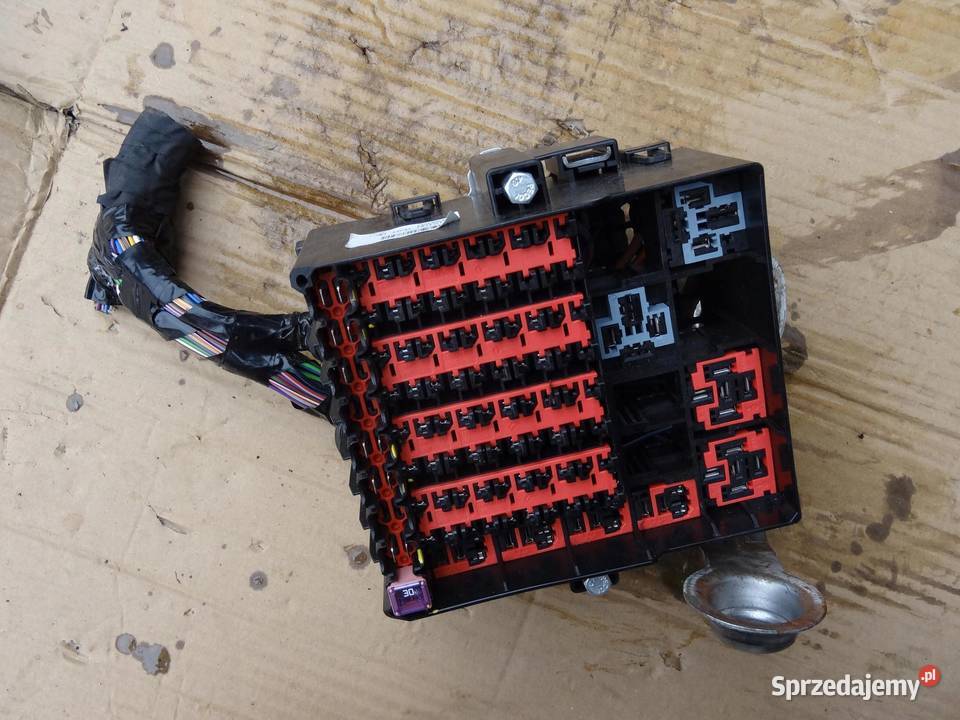 SKRZYNKA BEZPIECZNIKÓW FORD TOURNEO COURIER I 10