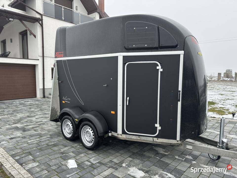 Przyczepa do przewozu 2 koni Mokra