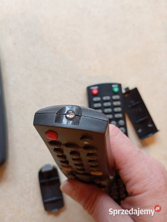Piloty do telewizora 3 sztuki Kraków sprzedam
