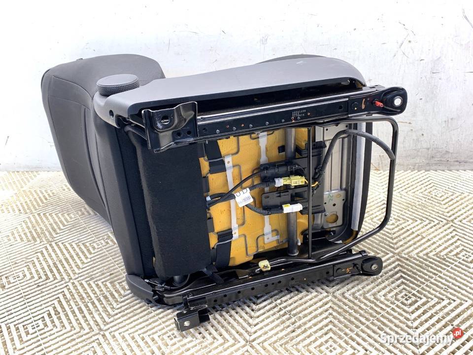 FOTEL PRAWY PRZÓD KIA CEED Hatchback 1318 osobowe