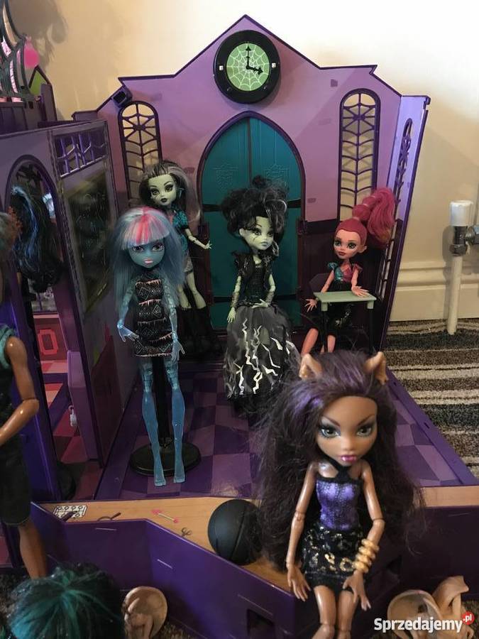 Straszyceum plus 20 lalek Tarnów