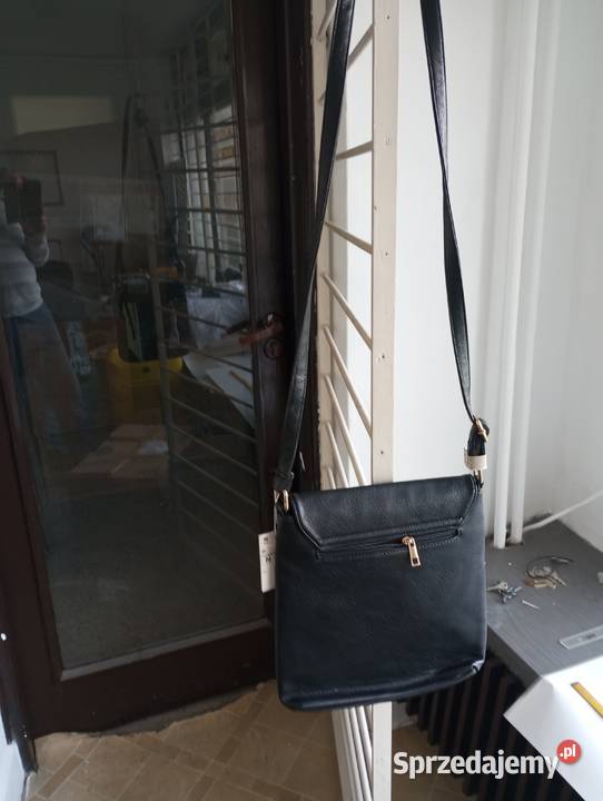 torebka damska na długim pasku Torby i torebki sprzedam