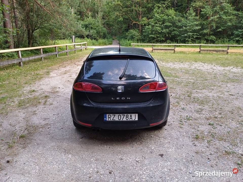 Seat Leona 2 czerwony