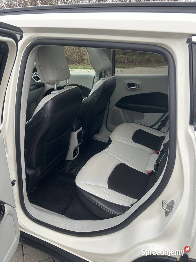 Jeep Compass 2018 24 BenzynaLPG Rok produkcji 2018 Motoryzacja Białystok sprzedam