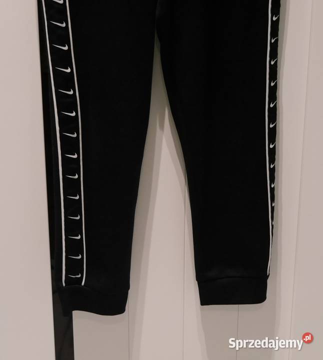 Nike świetne spodnie dresowe 147 158 Wrocław sprzedam