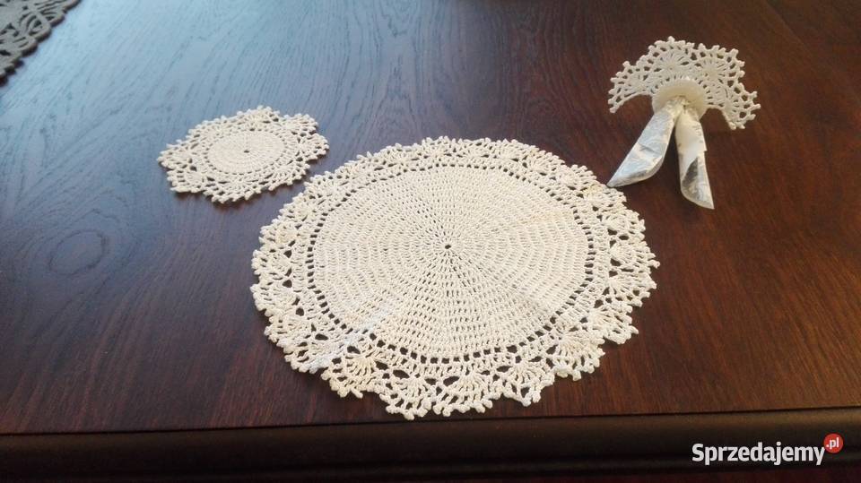 Komplet podkładek szydełkowych