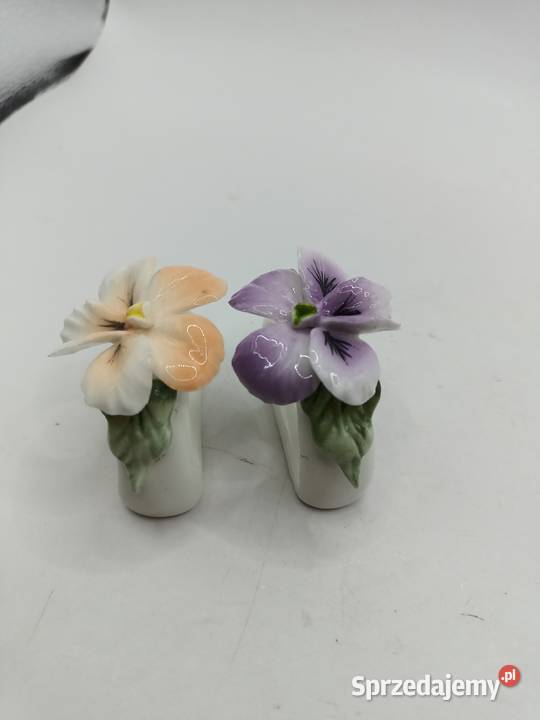 Porcelana kostna dwa pierścionki na stół kwiaty Zamość