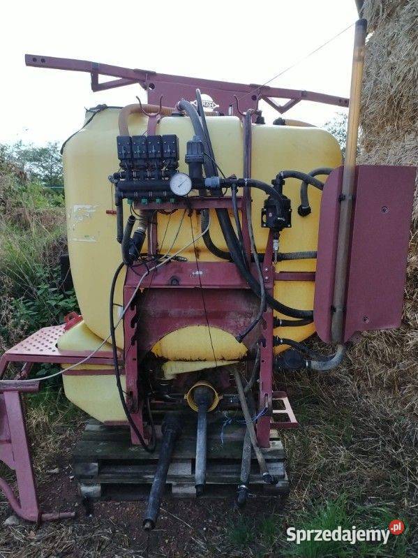 Opryskiwacz polowy zawieszany