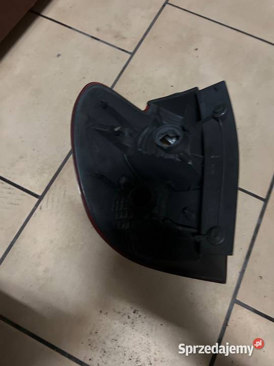 Lampa tyl prawa mazda 626 kombi lifting Margonin