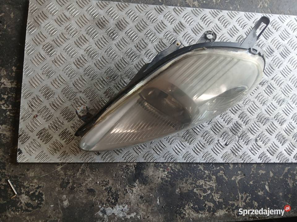 Lampa lewa przednia Fiat Grande Punto III EU Lampy przednie Radłów